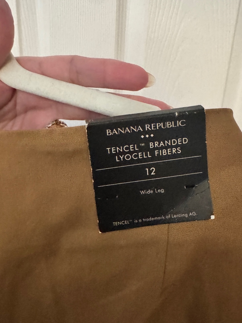 Banana Republic Wide Leg Chinos in Camel Brown - Picture 2 of 3